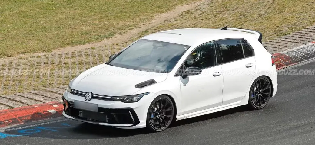 Volkswagen ha un asso da giocare: una Golf R ancora più potente