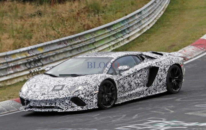 Lamborghini Aventador Facelift: foto spia al Nurburgring