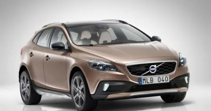 Volvo V40 Cross Country: prime immagini