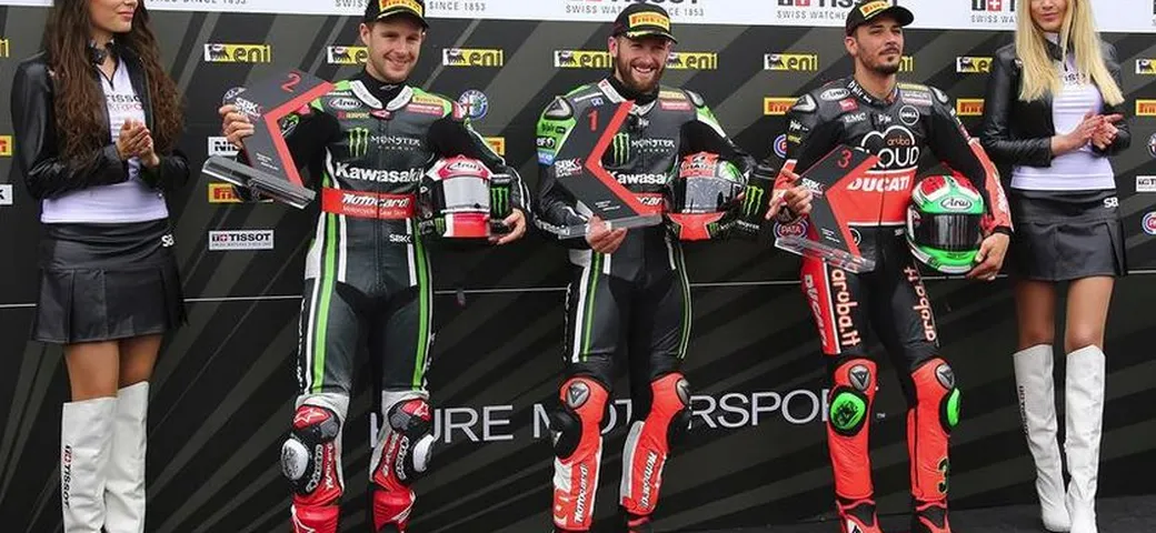 SBK Donington 2015: Superpole record per Sykes su Rea e Giugliano [Foto]