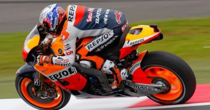 MotoGP, Assen: pole per Stoner davanti a Pedrosa e Lorenzo, Rossi 10°
