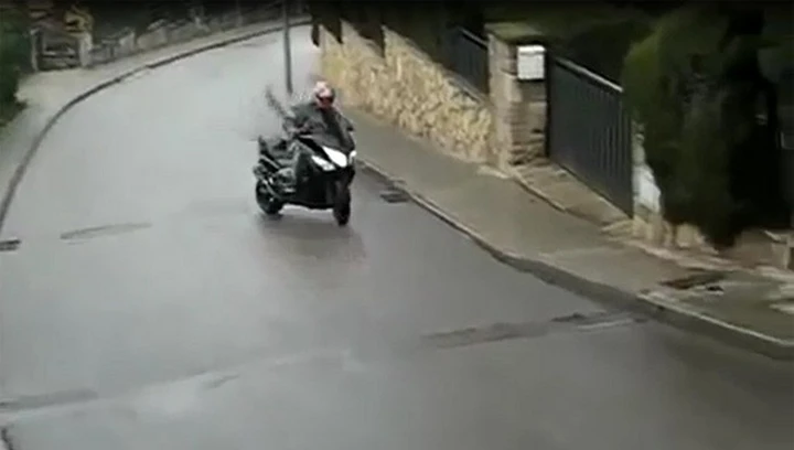 A tutto drift con il TMAX [Video]