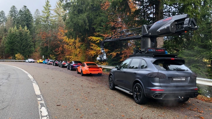 Porsche Taycan: spot del Super Bowl 2020 e video backstage