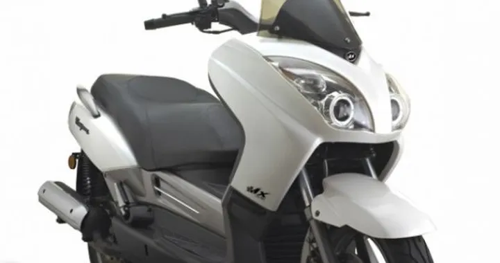MX Motor e-Space 125: il maxi scooter low cost spagnolo