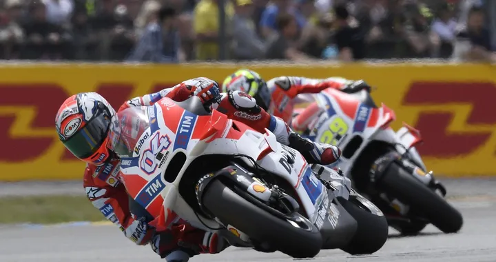 MotoGP: Dovizioso confermato in Ducati fino al 2018. E' ufficiale. Iannone saluta