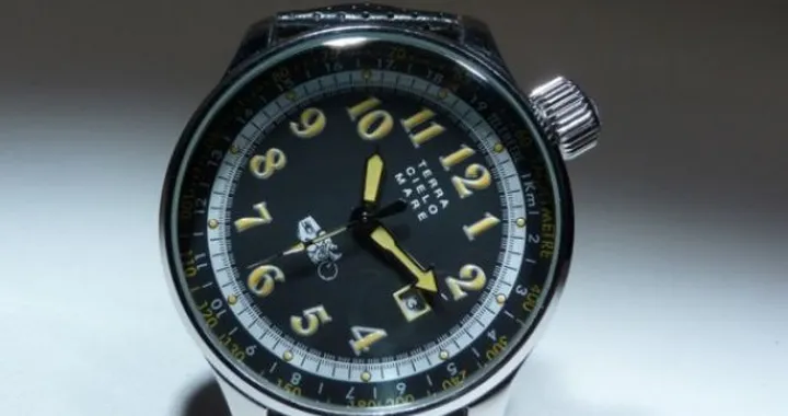 T.C.M. Joe Petrali: la storia di un recordman in un orologio