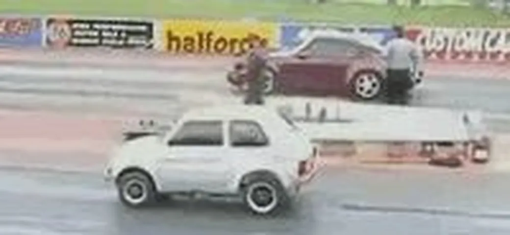 Fiat 126 vs Porsche 911