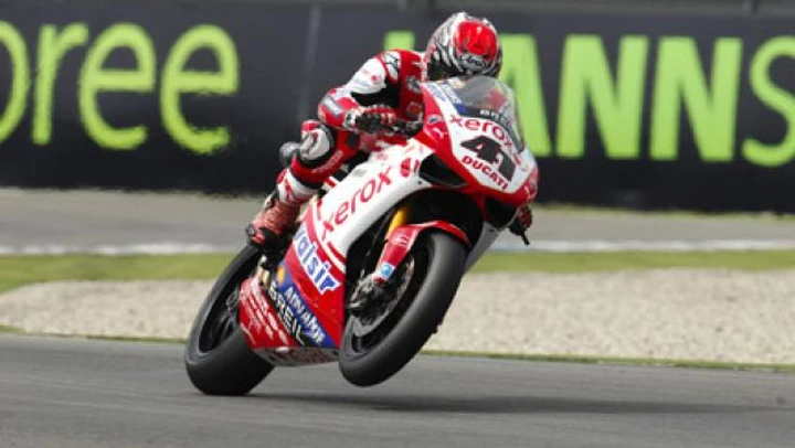 Ad Assen Haga (Ducati) allunga nel mondiale. Spies, dagli altari alla polvere. Haslam, nuova star.