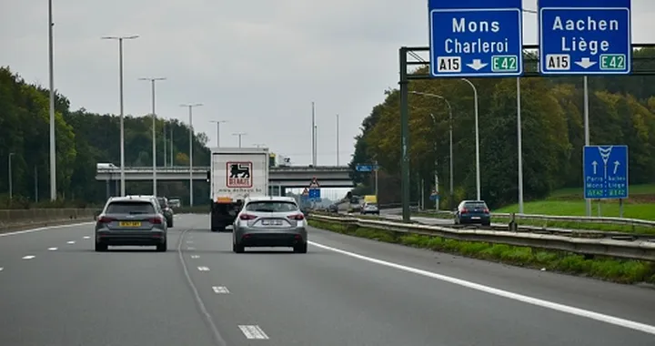 Belgio, addio alle autostrade gratis: dal 2027 arriva la vignetta, ecco quanto costerà
