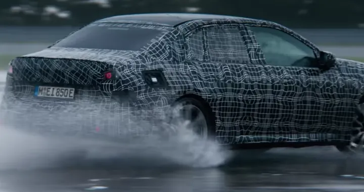 La nuova BMW Serie 3 ibrida col sei cilindri è già tra noi