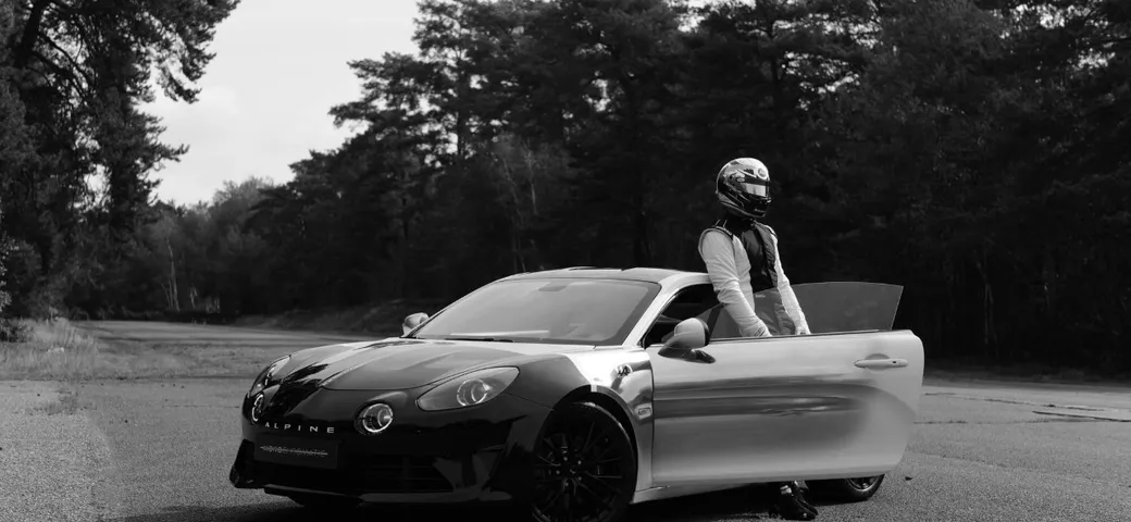 Alpine A110 Monochromatic: la fusione perfetta tra arte e ingegneria