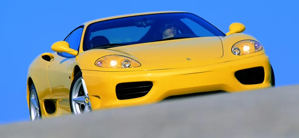 Le auto più iconiche degli anni 2000: design intramontabile