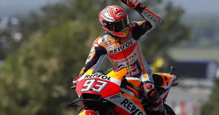 MotoGP, Le Mans: vince Marquez, podio italiano con Petrucci e Rossi