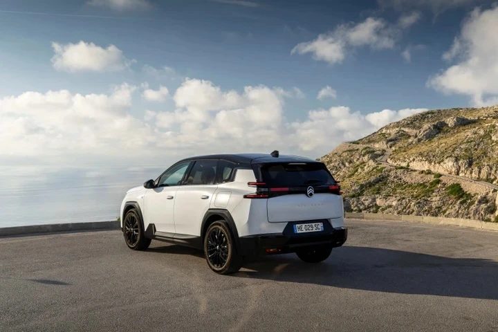 Citroen C5 Aircross PHEV, la potenza sale a 225 CV ma senza reali novità