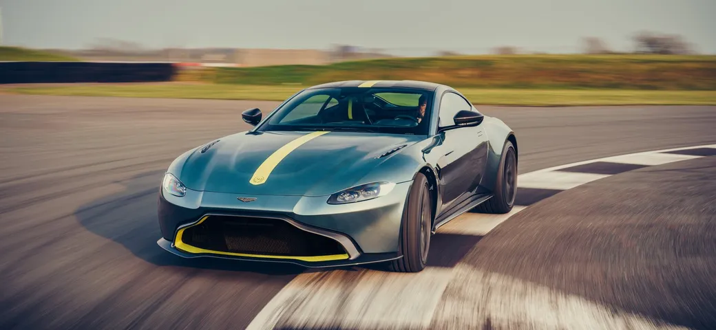 Aston Martin Vantage AMR: cambio manuale, ma solo per pochi eletti