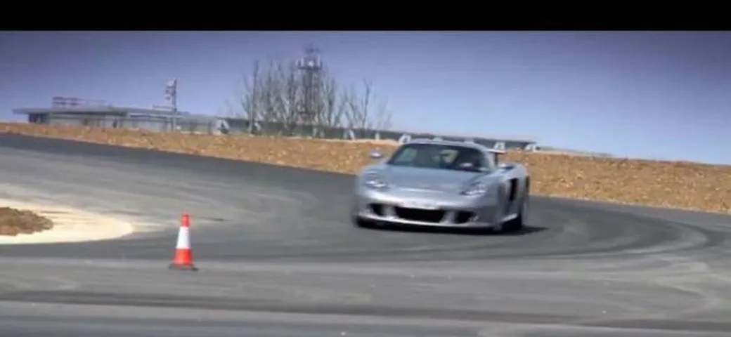 Porsche: i proprietari della Carrera GT a Silverstone per un evento celebrativo