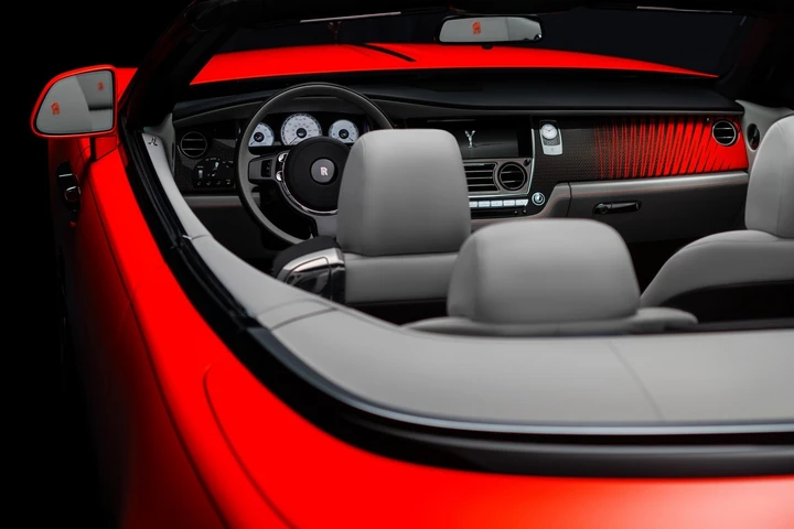 Rolls-Royce Dawn, Wraith e Cullinan effetto neon