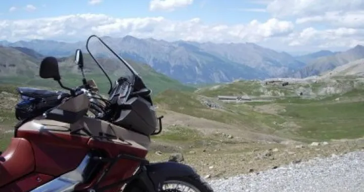 Foto del giorno: Col de la Bonnette visto da "fuori"...