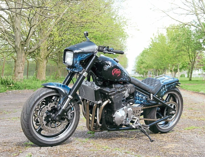 Il fascino intramontabile delle moto custom: la Bandit 1200 hardtail di Paul Jones