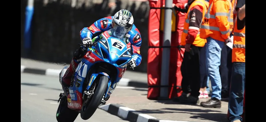 DUNLOP & 2017 SUZUKI GSX-R1000 WIN SENIOR TT