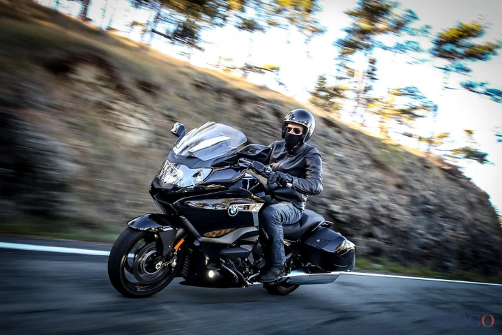 BMW K 1600 B 2018, bagger stilosa [Foto e Video]
