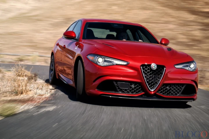 Alfa Romeo Giulia: nuove foto e video della versione USA