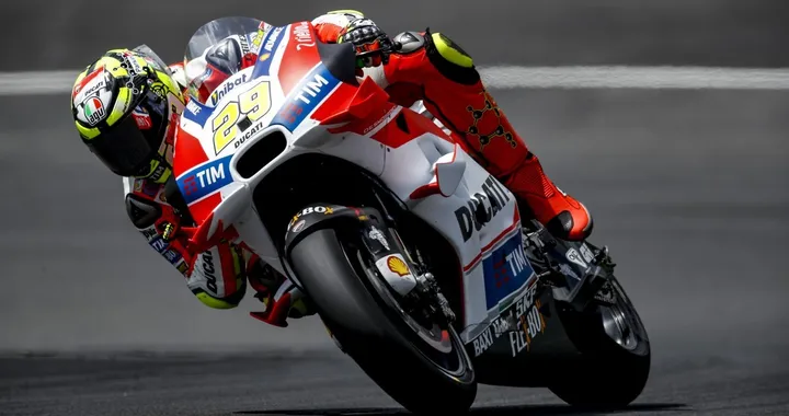 Giro di pista con Iannone al RedBull Ring di Zeltweg [Video]