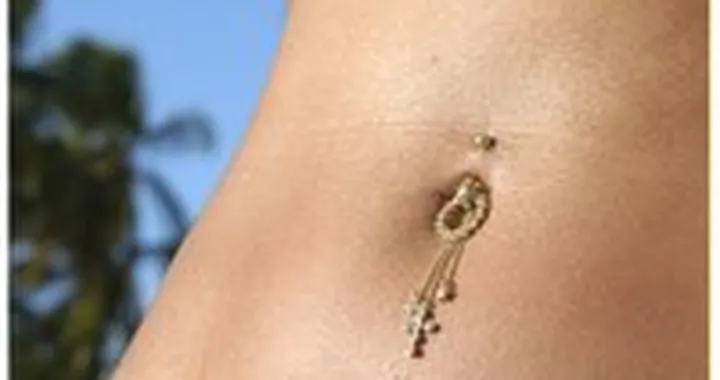 Occhio ai piercing in macchina...