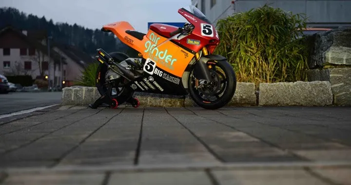 Sarà Ian Lougher a correre con la Suter MMX 500cc al TT