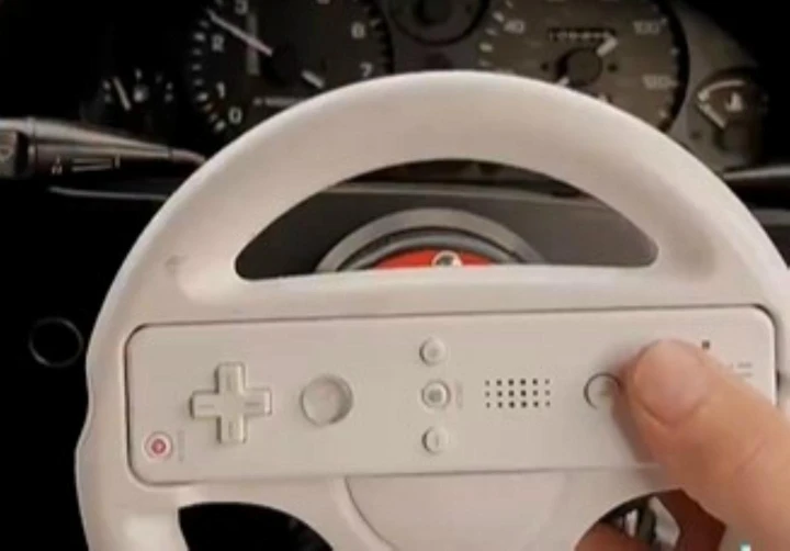 La Mazda MX-5 guidata con la Nintendo Wii [Video]
