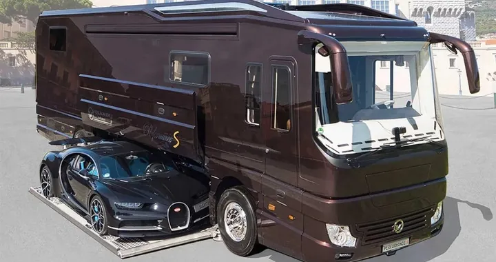 Questo camper da 2,2 milioni nasconde un garage sotto il pavimento per una supercar