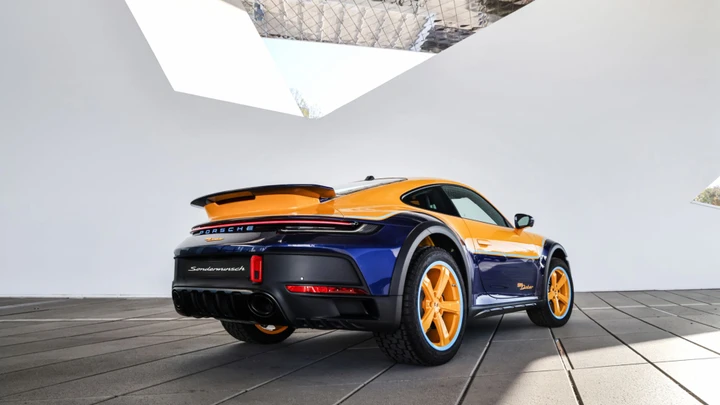 Porsche 911 Sonderwunsch Dakar