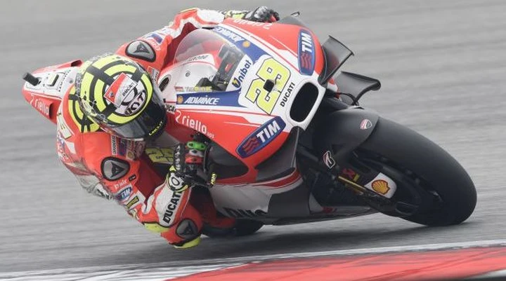 MotoGP Valencia: Ducati benino. Iannone settimo e Dovizioso nono