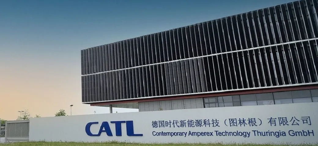 CATL svela una nuova batteria LFP che si ricarica di 400 km in 10 minuti