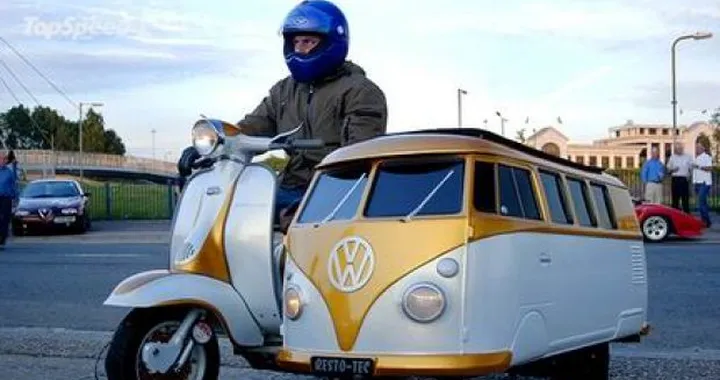 Foto del giorno: voglia di Vespa ma anche di VW Transporter