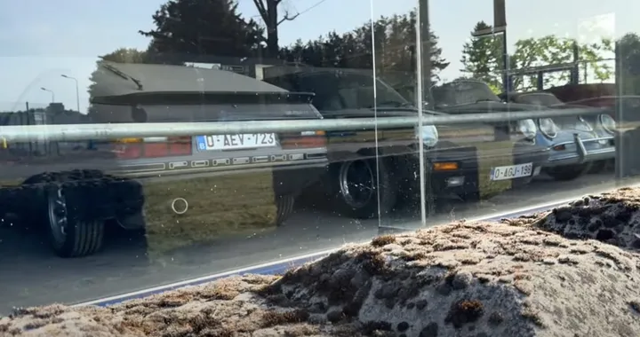 La concessionaria Porsche abbandonata, qui il tempo si è fermato: 356 e 928 in vetrina