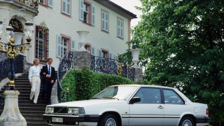 Salone di Ginevra: 25 anni fa la Volvo 780 di Bertone