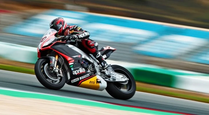 SBK, Imola: Melandri, Sykes e Laverty all'inseguimento della 'lepre' Guintoli