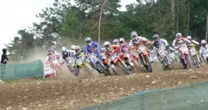 Foto del giorno: "holeshot" al GP di Francia