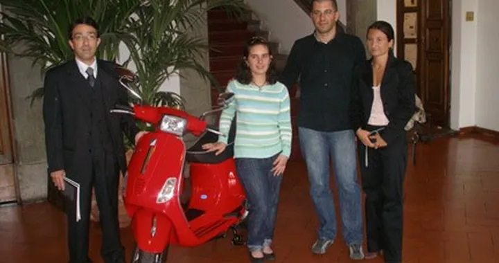 Vespa premia i giovani