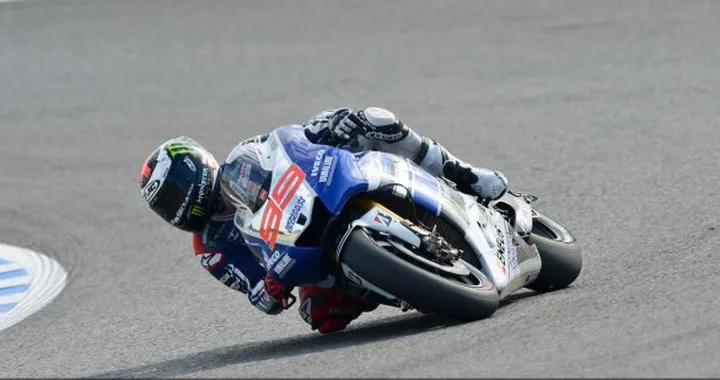 MotoGP Jerez, "apre" Lorenzo (Yamaha). Rossi primo della ... seconda fila. Buio Ducati