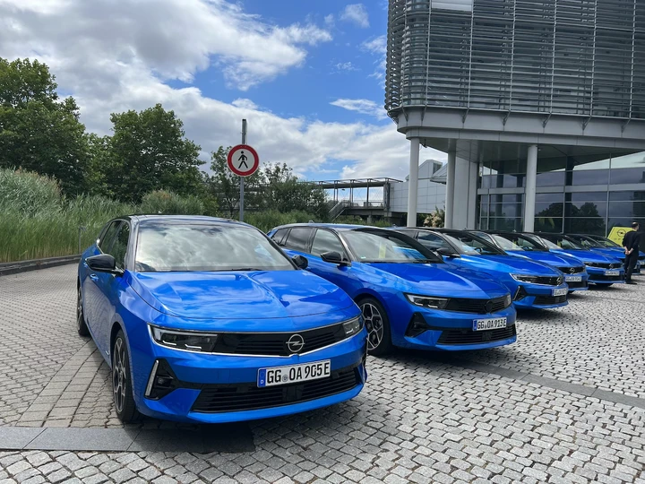 Opel Astra Sports Tourer: prova, prezzi, allestimenti