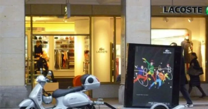 Foto del giorno: Vespa Lacoste