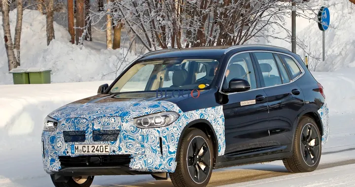 BMW iX3: le foto spia