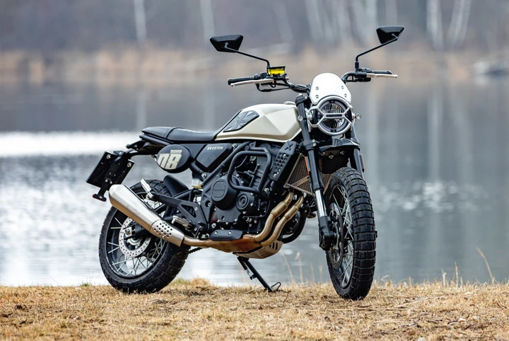 Brixton lancia la nuova Crossfire 500 XC