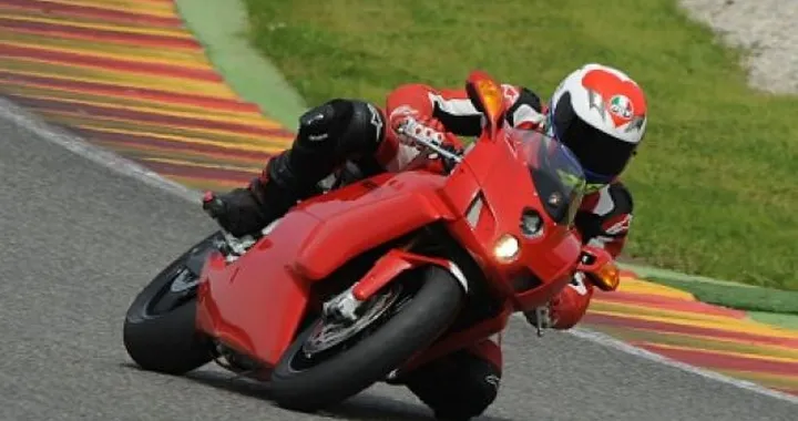 Foto del giorno: quel casco...