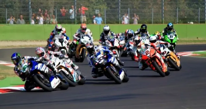 Scatto in Corsa: Gara 1 SBK Imola 2011