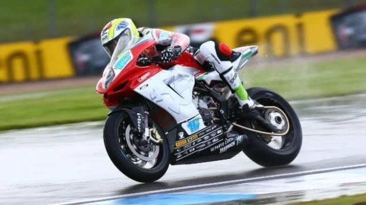 Supersport Magny Cours 2014: Cluzel e MV Agusta in trionfo, Rolfo sul podio