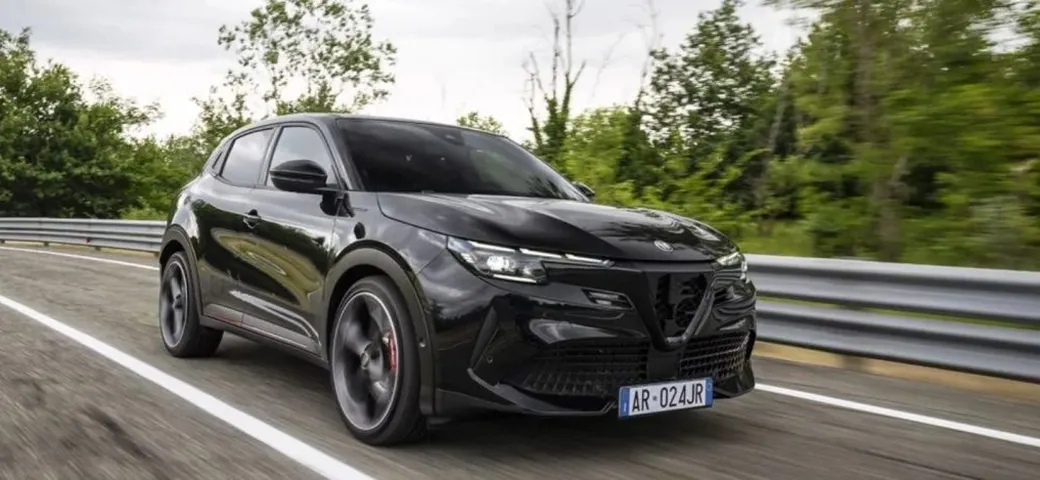 Alfa Romeo Junior, nonostante le perplessità il B-SUV vola sul mercato