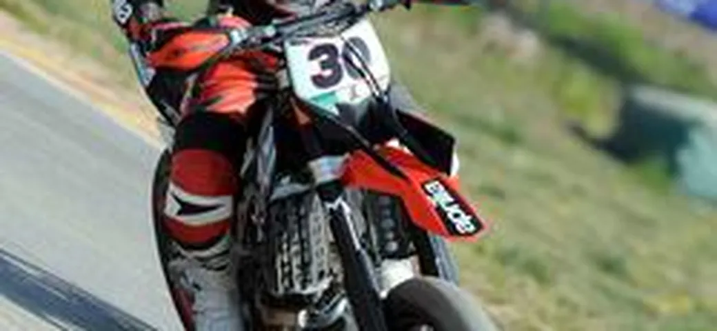 Lazzarini e Gaspardone conquistano la prima di Ottobiano Supermoto